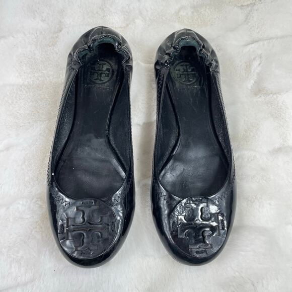🔥Tory Burch Reva Ballet Flats Black Patent Leather Shoes Logo Women Size 6 - Picture 1 of 13